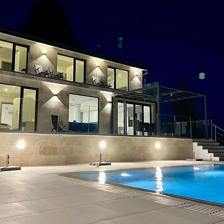 ヴィラ Villa Balchik バルチク